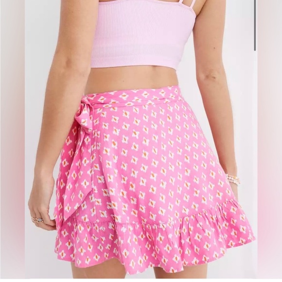 Aerie Wrap Mini Skirt in Lip Gloss Pink Size XS - Picture 5 of 17